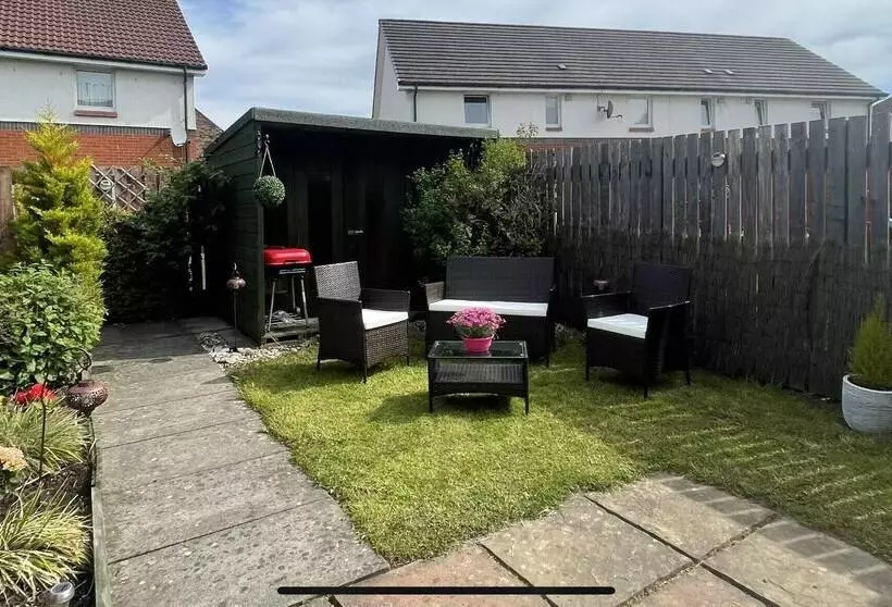 Stylish Scottish House With Garden And Parking