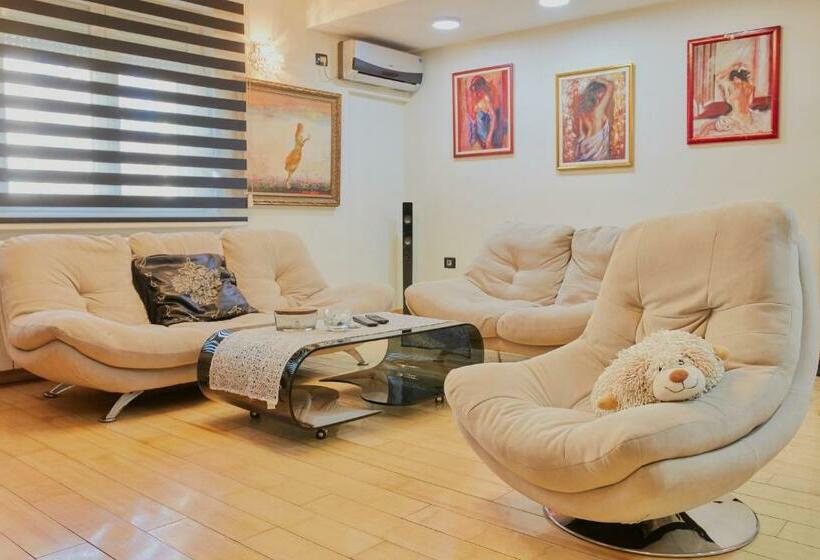 Diamond Butterfly Apartment