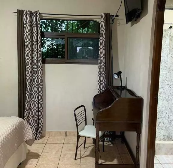 El Mesón De Los Abuelitos