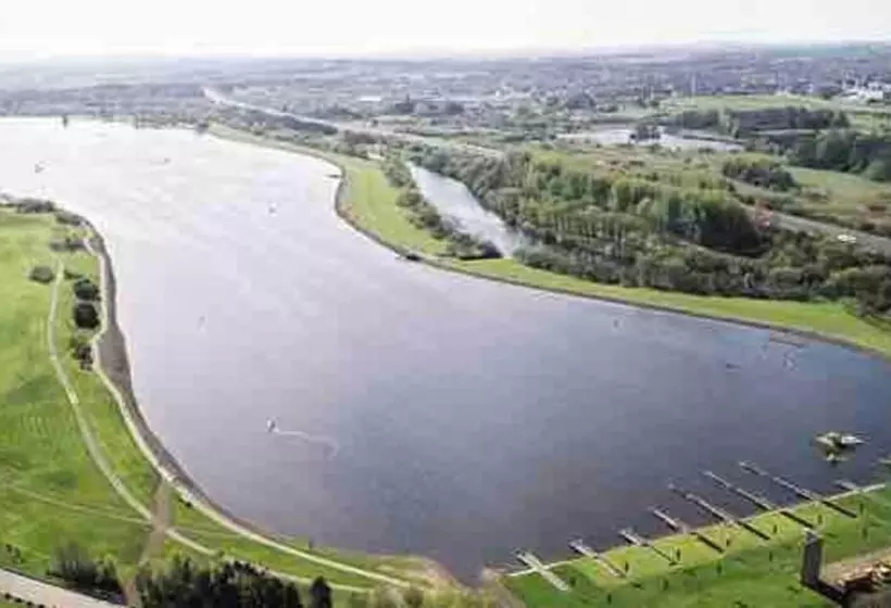 Stunning Luxury Apartment Near Motherwell