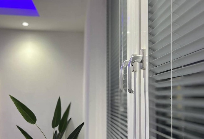 Stunning Luxury Apartment Near Motherwell