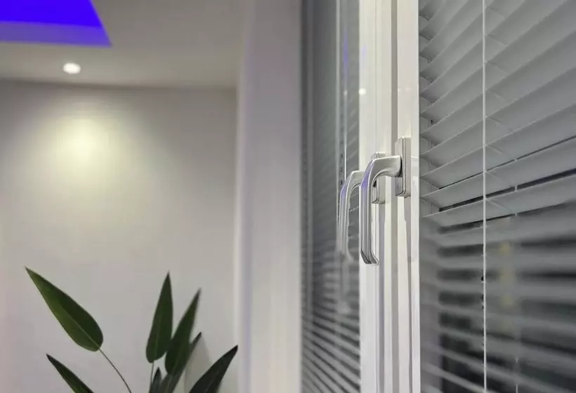 Stunning Luxury Apartment Near Motherwell