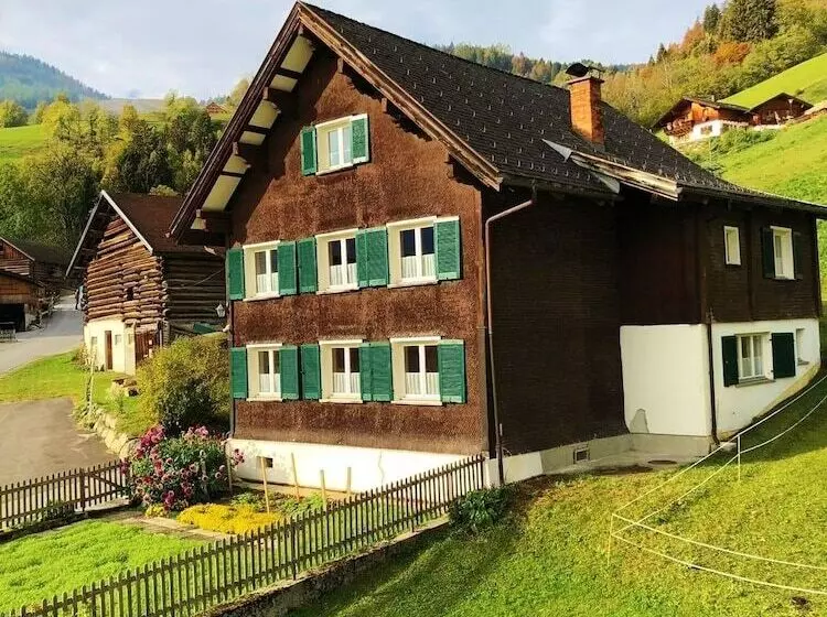 مبيت وإفطار Garni Brigitte