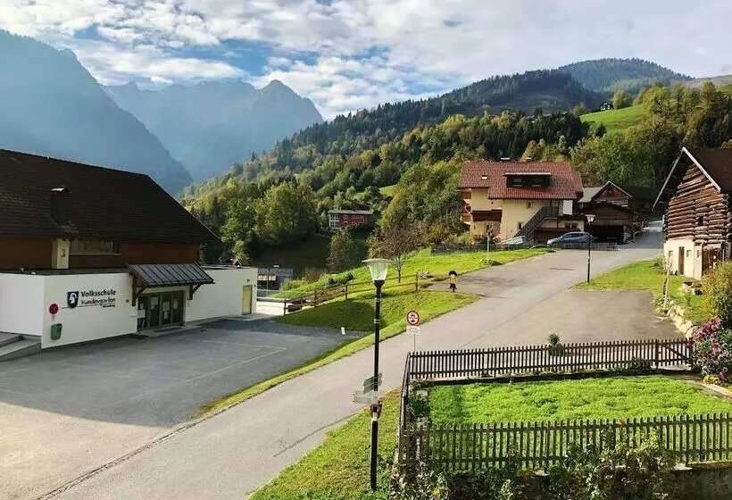 مبيت وإفطار Garni Brigitte