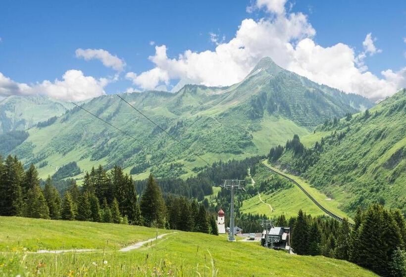 مبيت وإفطار Haus Furka