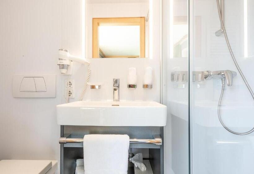 مبيت وإفطار Haus Furka