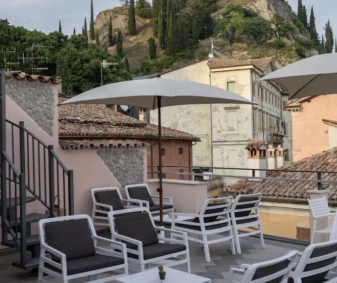 Szálloda Albergo La Rocca