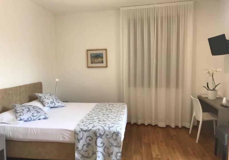 ホテル Albergo La Rocca