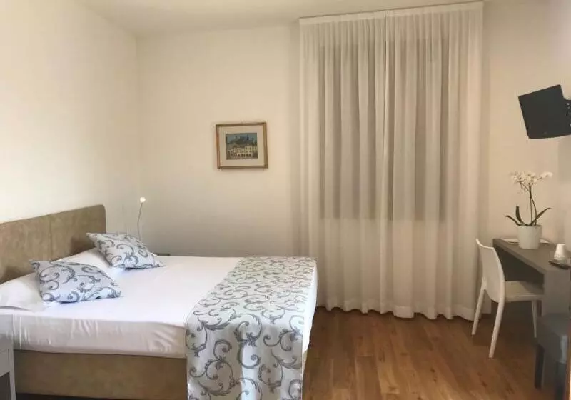 Szálloda Albergo La Rocca