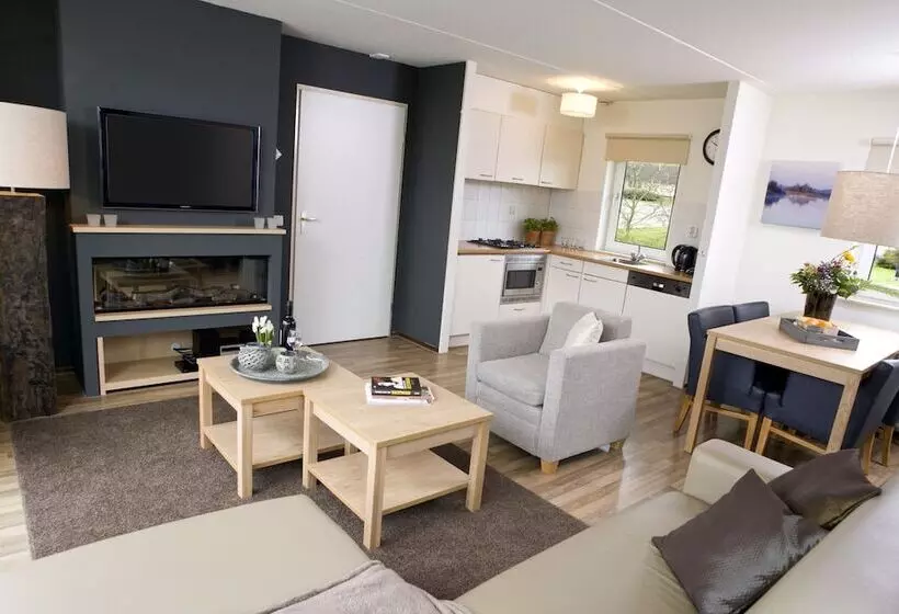 בית מלון כפרי Center Parcs Sandur Emmen