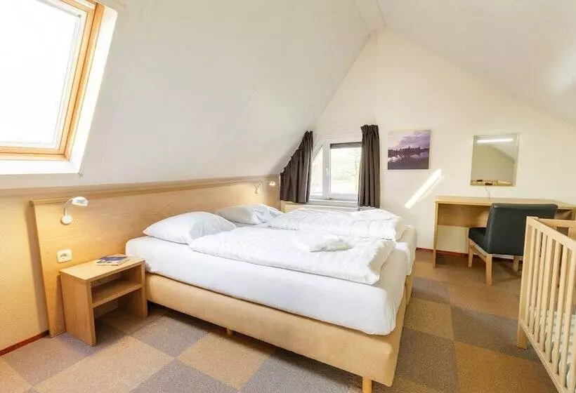 בית מלון כפרי Center Parcs Sandur Emmen