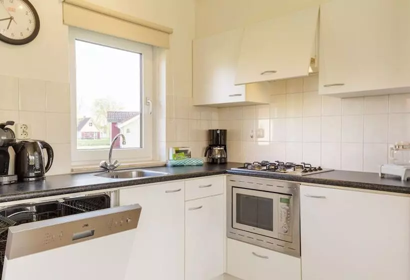 בית מלון כפרי Center Parcs Sandur Emmen