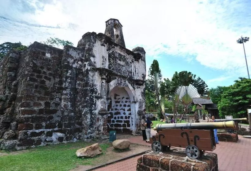 Hotel Fenix Inn