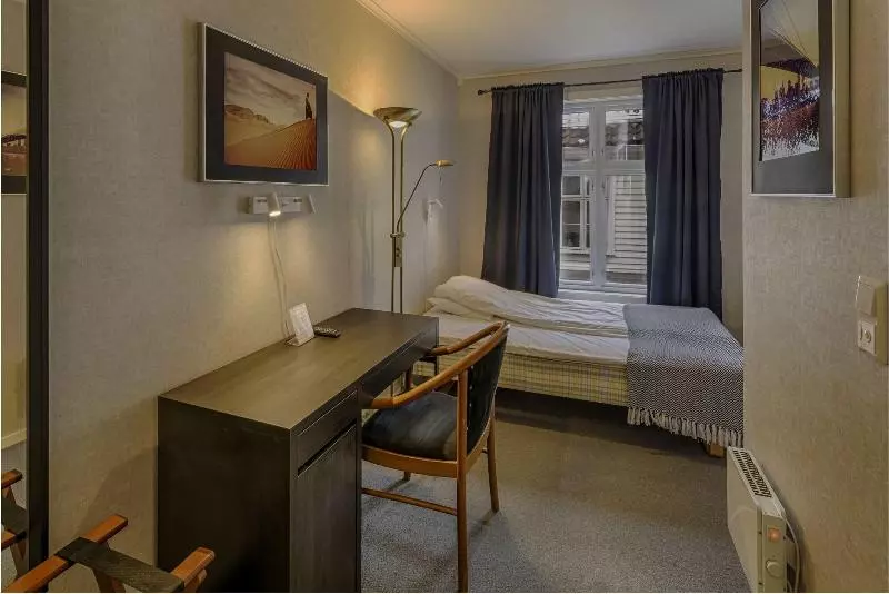 酒店 Kjøbmandsgaarden