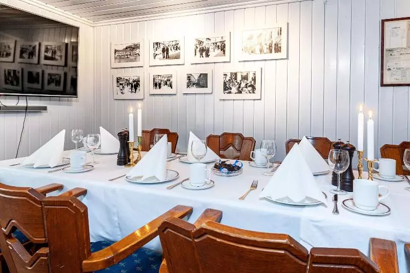 酒店 Kjøbmandsgaarden