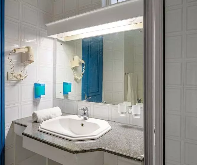 هتل Le Grand Bleu