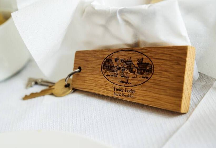 Szálloda Tudor Lodge