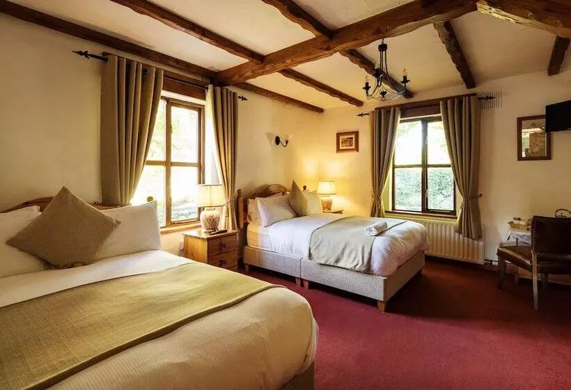 فندق Tudor Lodge