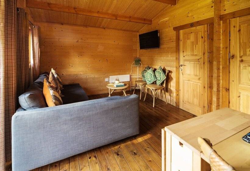 Szálloda Tudor Lodge