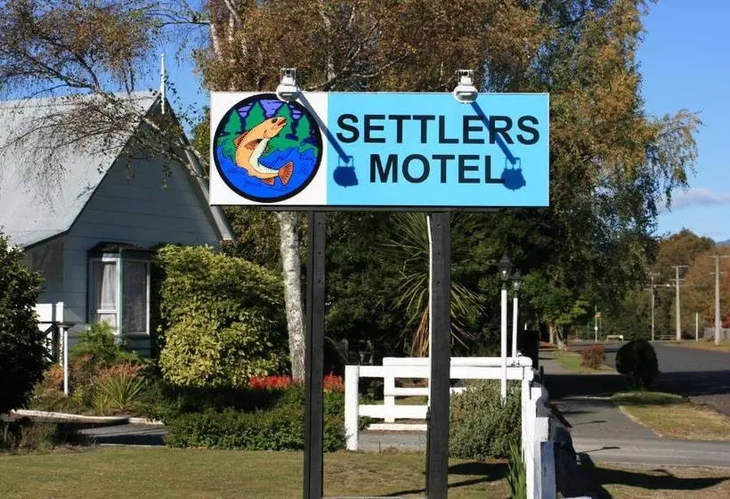 Settlers Motel