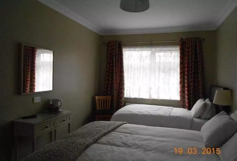 The Yellow House B&b