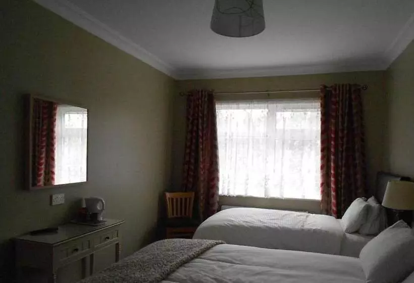 The Yellow House B&b