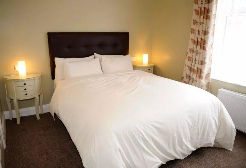 The Yellow House B&b