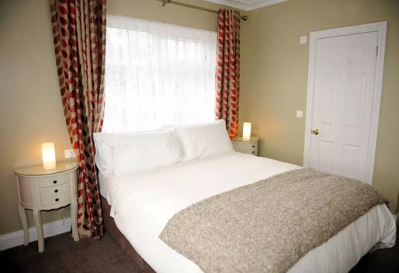 The Yellow House B&b