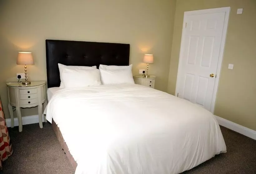 The Yellow House B&b