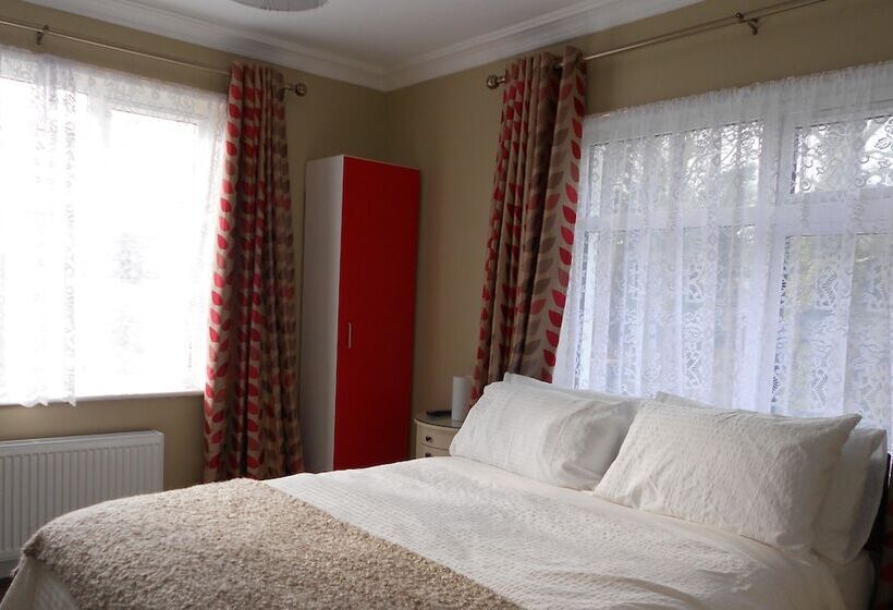 The Yellow House B&b