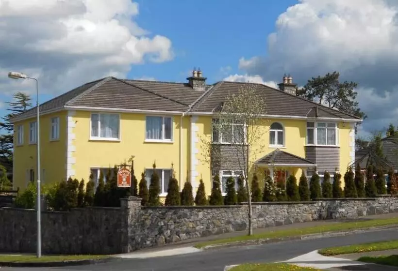 The Yellow House B&b