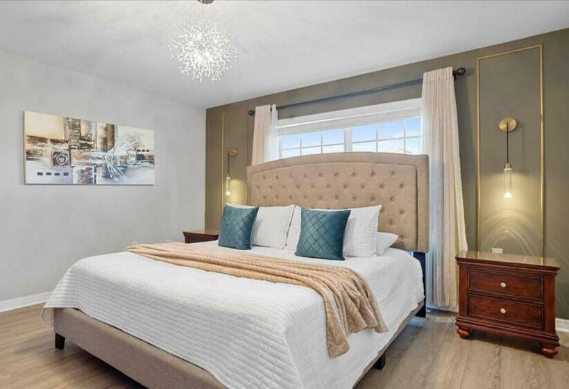 4 Bedrooms   3 Bathrooms   Paradise Palms 8974 Mp