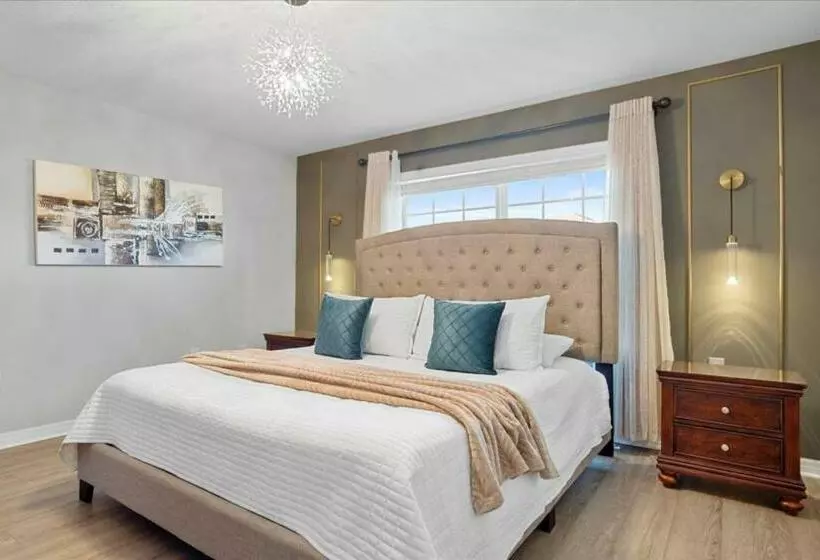 4 Bedrooms   3 Bathrooms   Paradise Palms 8974 Mp