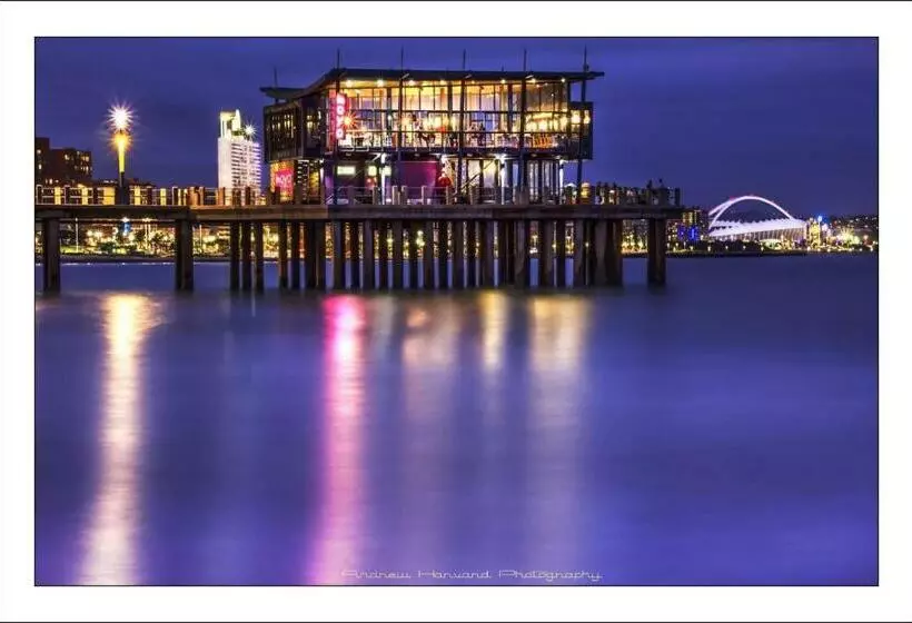 6 Sleeper Luxury Condo Loft @ Point Waterfront