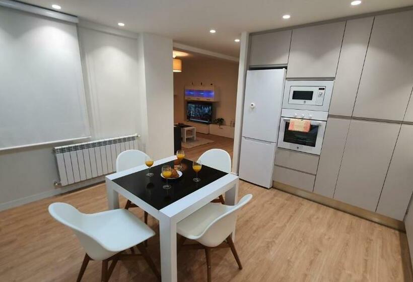 Auditorio Vicele   2 Hab Y Sofá Cama   Wifi   Vut 3692 As