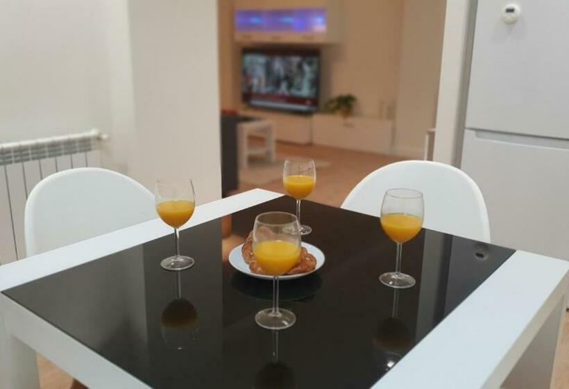 Auditorio Vicele   2 Hab Y Sofá Cama   Wifi   Vut 3692 As