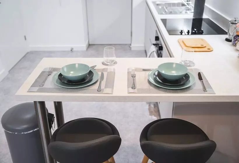 Birtin Works Apartments   Brand New   City Centre