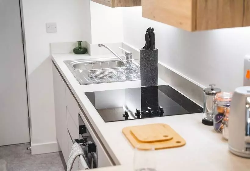 Birtin Works Apartments   Brand New   City Centre