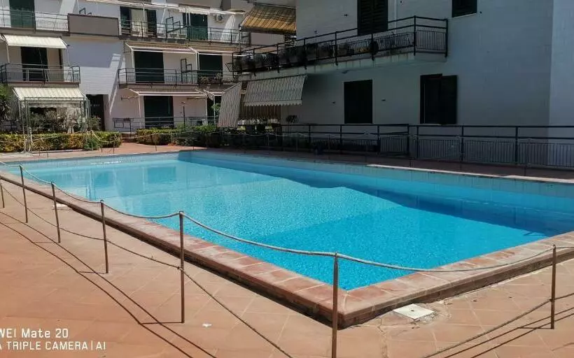 Sea Garden, Fronte Mare Con Piscina