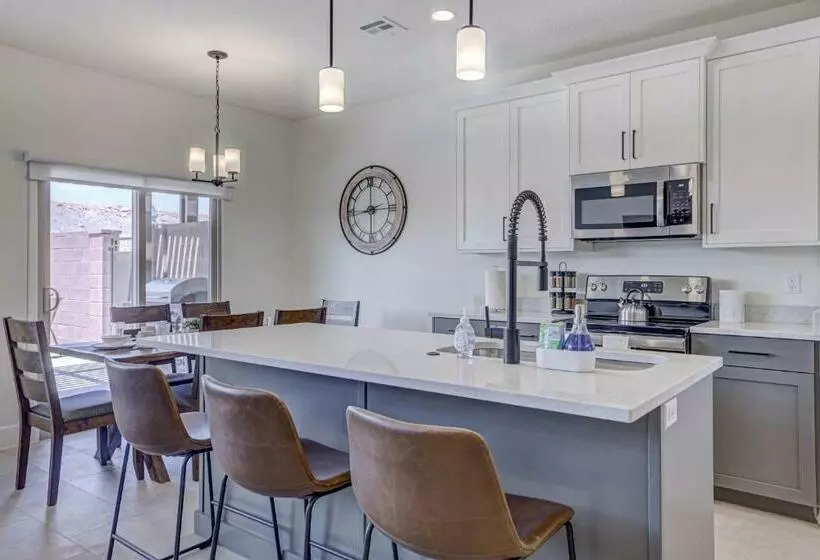 Townhome Desert Dlux
