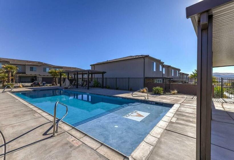 Townhome Desert Dlux