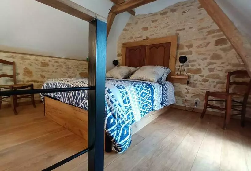 Gîte La Tanière Classé 3 étoiles Avec Terrasse Et Piscine