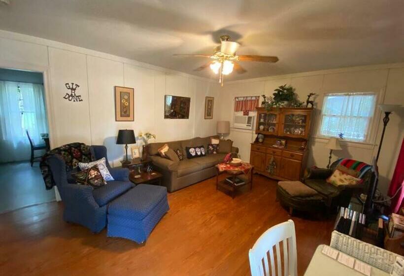 11th St. Casa Blanca Bandera, Tx