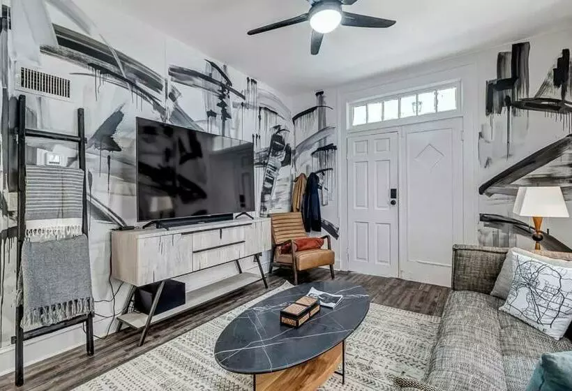 Contemporary Apartment   5 Min To Tiaa Bank Field!
