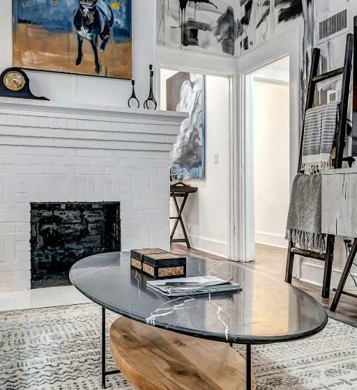 Contemporary Apartment   5 Min To Tiaa Bank Field!