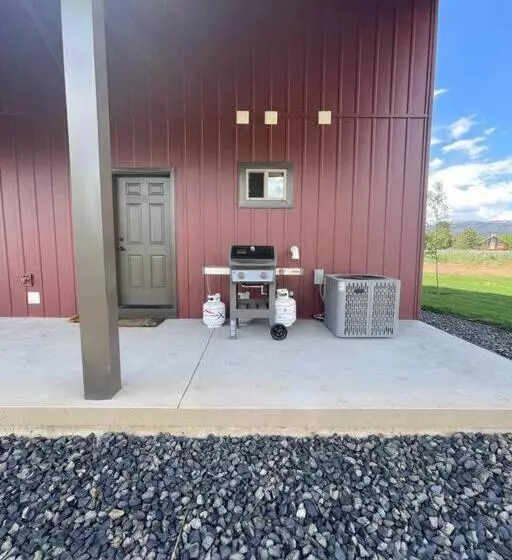 3505 Joseph Dr Cabin With Breathtaking Views, 30 Miles To Yellowstone