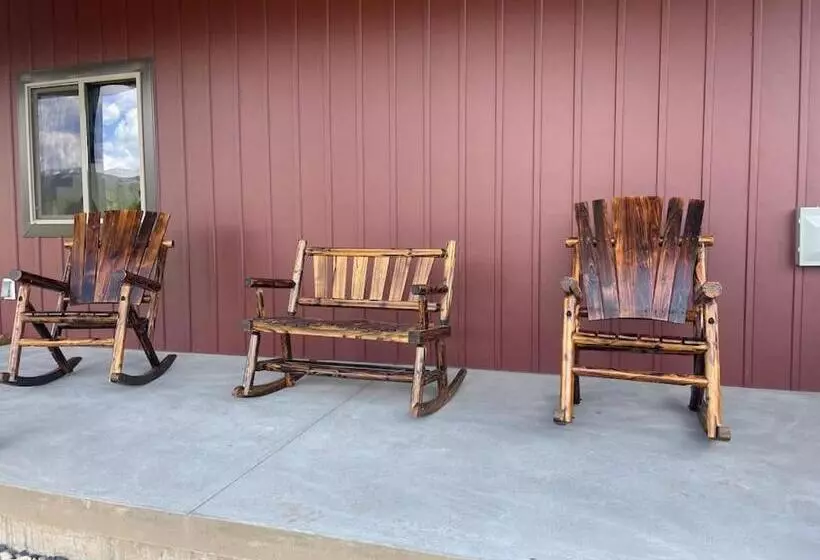 3505 Joseph Dr Cabin With Breathtaking Views, 30 Miles To Yellowstone