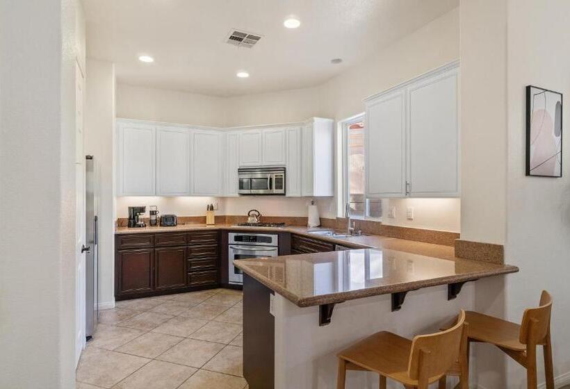 Desert Sunset By Vare Pool Spa Gym Tennis