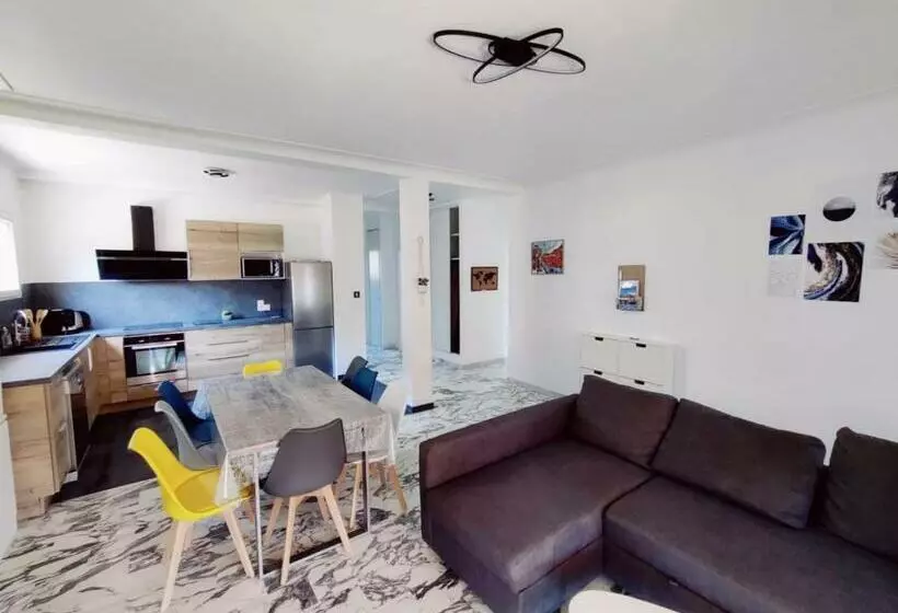 La Villa Castel   Haut De Villa   Parkings  3 Chambres   8 Couchages   Jardin   Barbecue