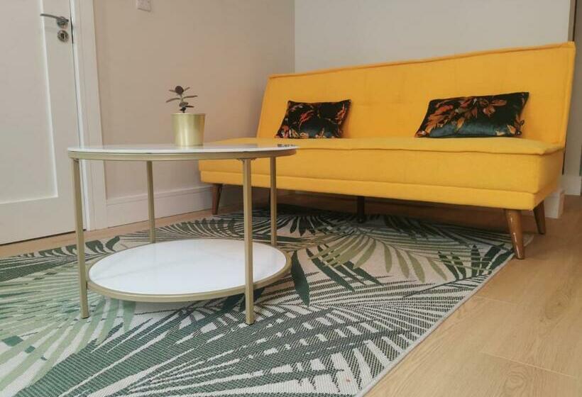 360 Town Stay Apartments & Studios